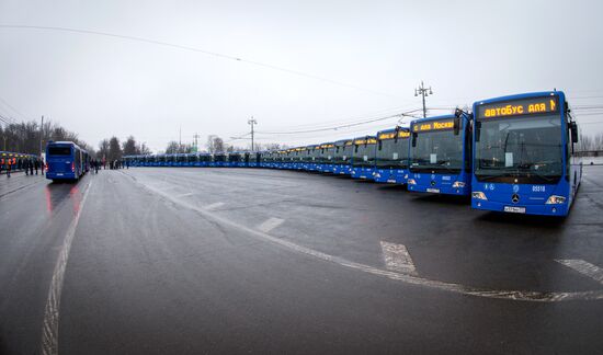 Sergei Sobyanin inspects new low-floor buses