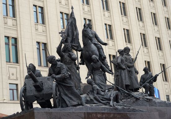 Unveiling sculpture dedicated to Victory in Great Patriotic War