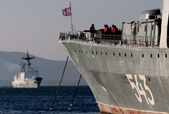 Korean Navy ships arrive at Vladivostok seaport