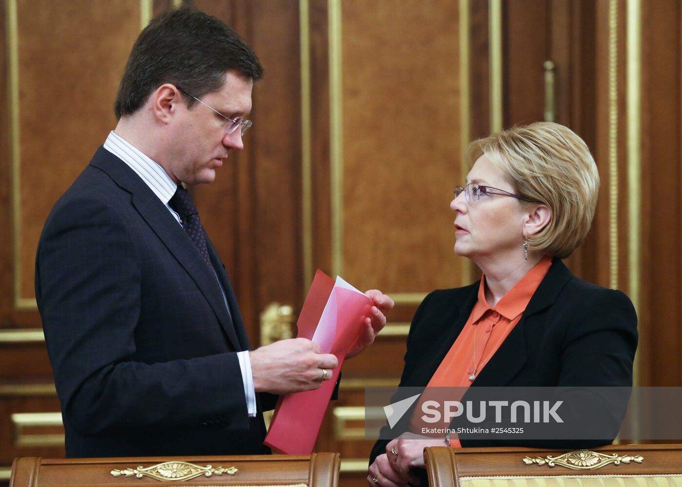 D.Medvedev holds meeting of government