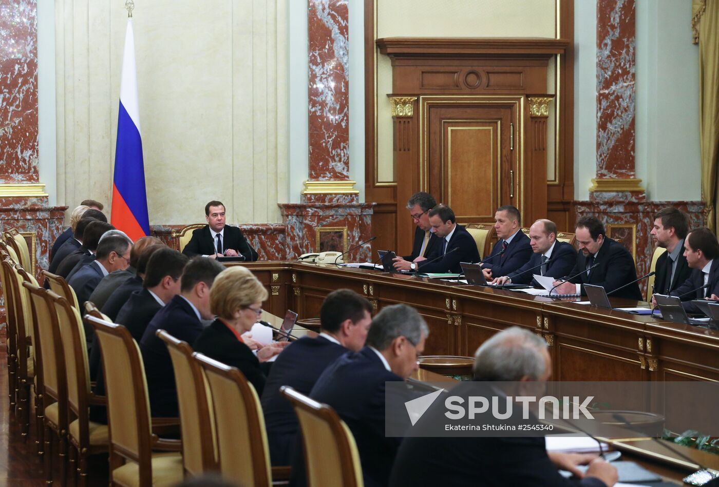 D.Medvedev holds meeting of government