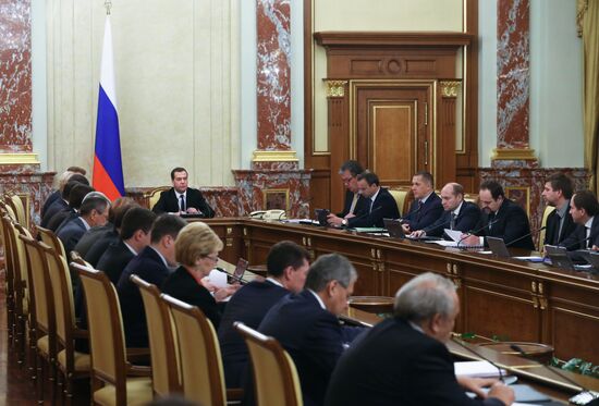 D.Medvedev holds meeting of government