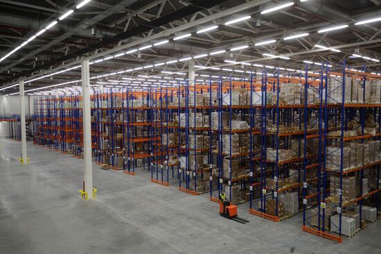 Distribution center of medicines, parapharmaceuticals and medical supplies
