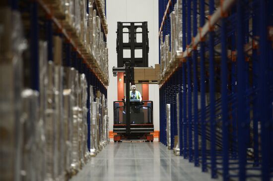 Distribution center of medicines, parapharmaceuticals and medical supplies