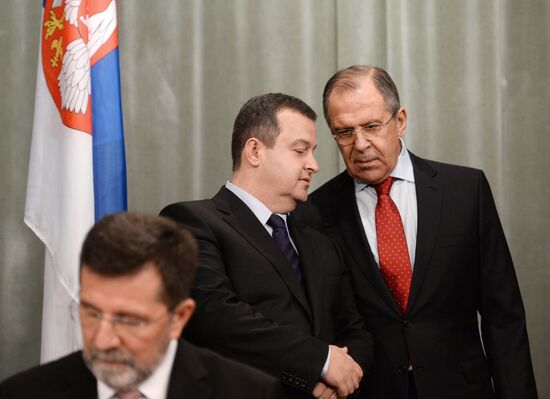 Foreign Minister Sergei Lavrov meets with Serbian counterpart