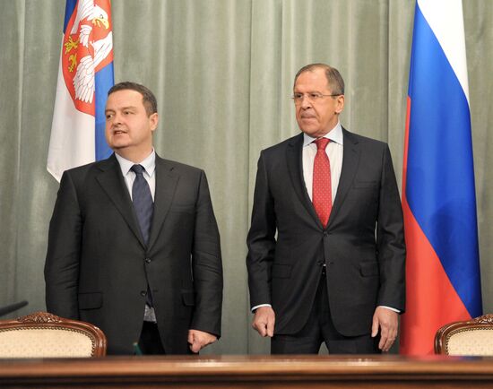 Foreign Minister Sergei Lavrov meets with Serbian counterpart