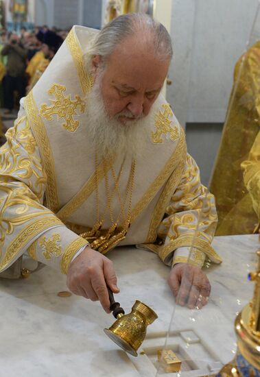 Patriarch Kirill consecrates a church in Moscow Landing Forces headquarters on St. Nicholas Day