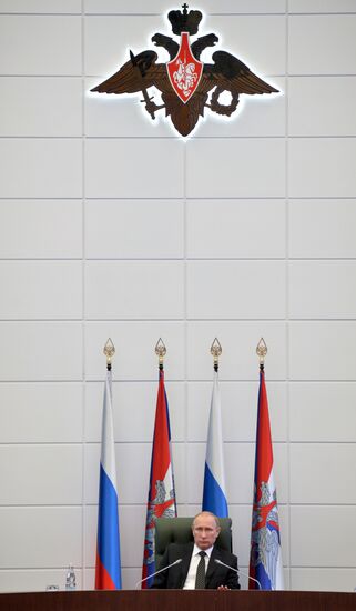 Putin chairs Russian Defense Ministry's Board expanded format meeting