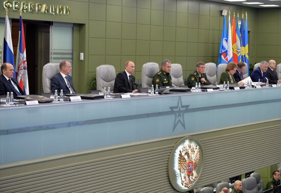 Putin chairs Russian Defense Ministry's Board expanded format meeting