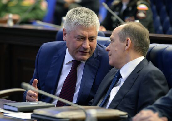 Putin chairs Russian Defense Ministry's Board expanded format meeting