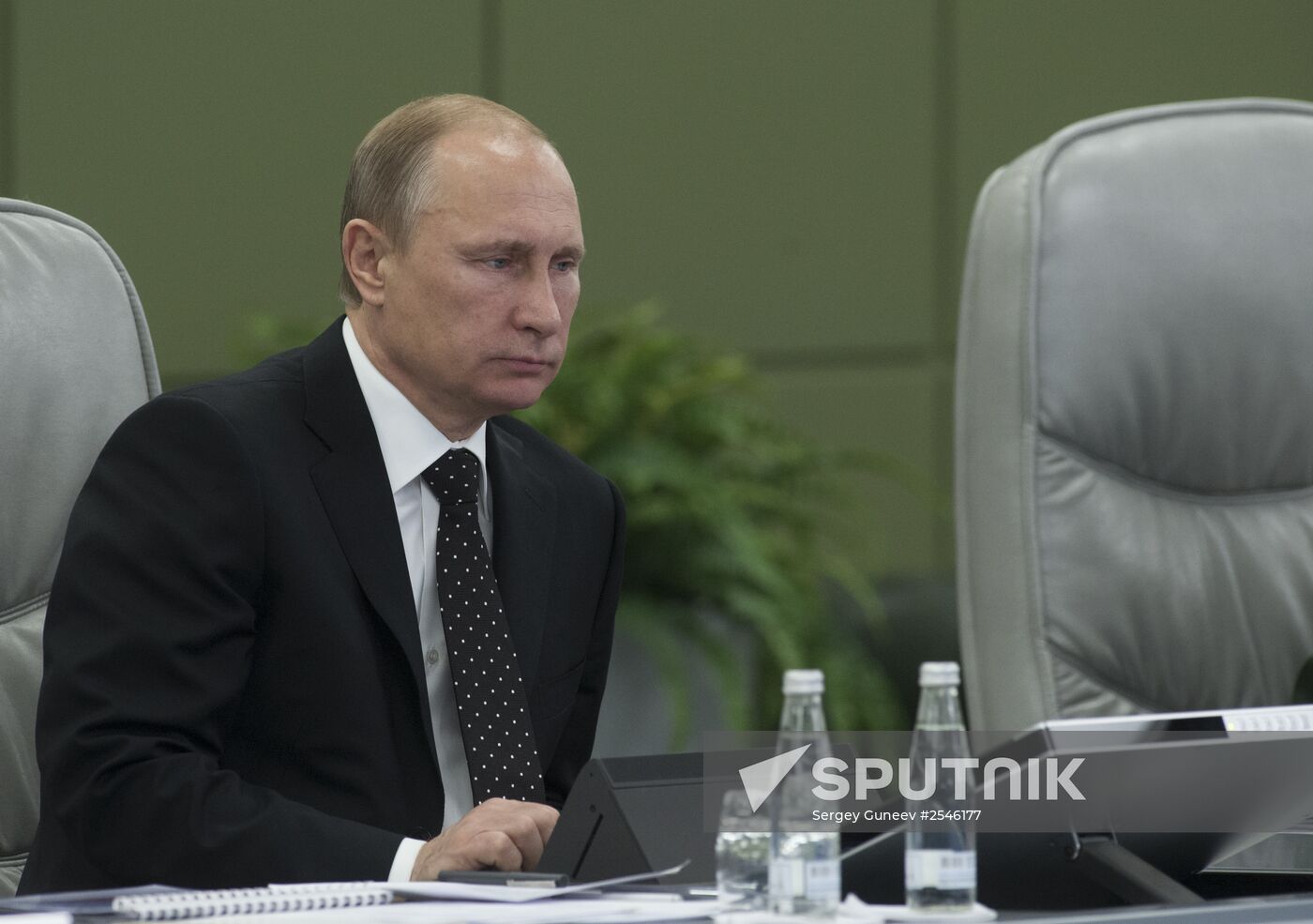 Putin chairs Russian Defense Ministry's Board expanded format meeting