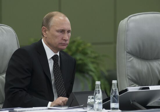 Putin chairs Russian Defense Ministry's Board expanded format meeting