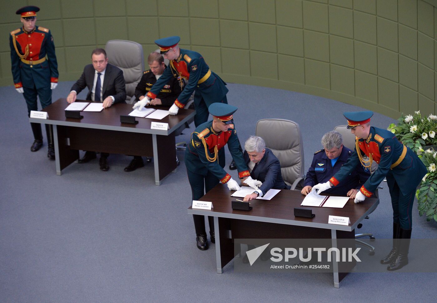 Putin chairs Russian Defense Ministry's Board expanded format meeting