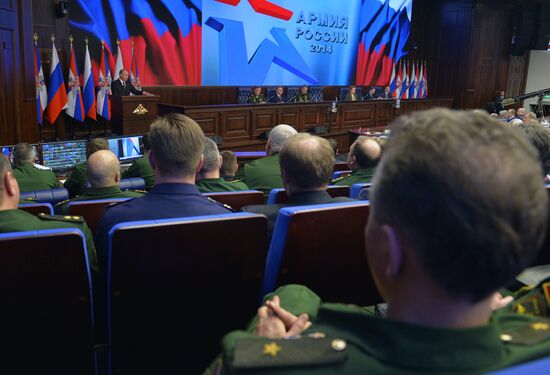 Putin chairs Russian Defense Ministry's Board expanded format meeting