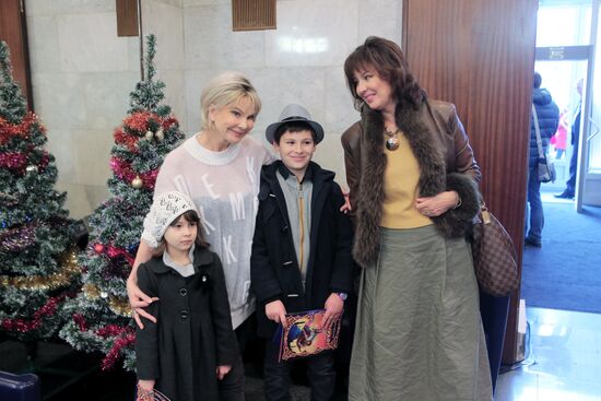 Premiere of Aladdin and Master of Fire ice show