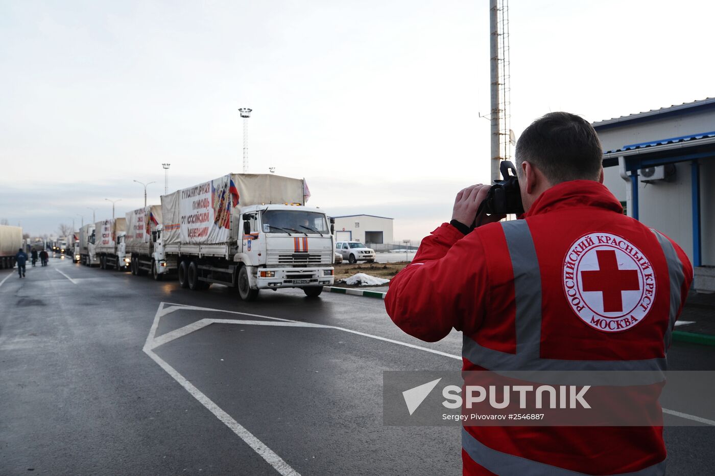 Russia's tenth humanitarian aid convoy arrives at Donetsk border checkpoint