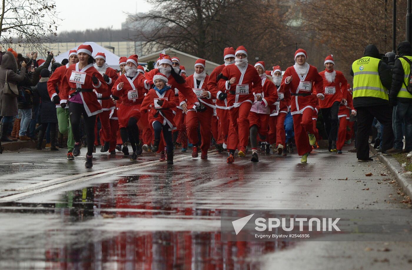 Santa Claus Happy Run in Moscow