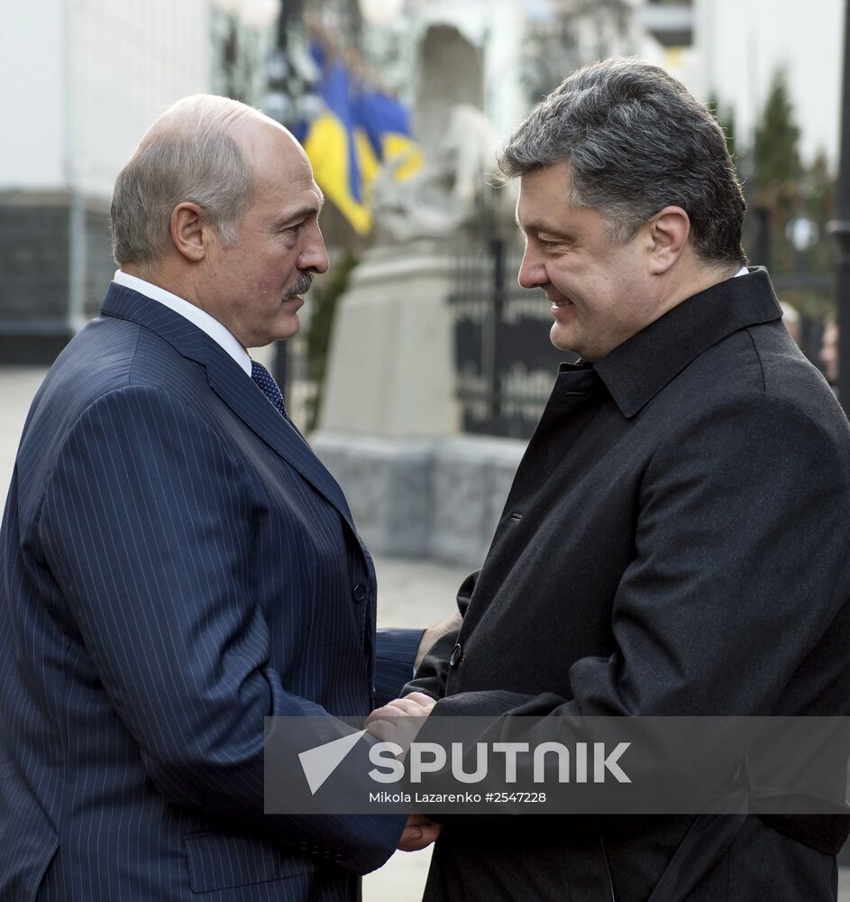 Petro Poroshenko meets with Alexander Lukashenko