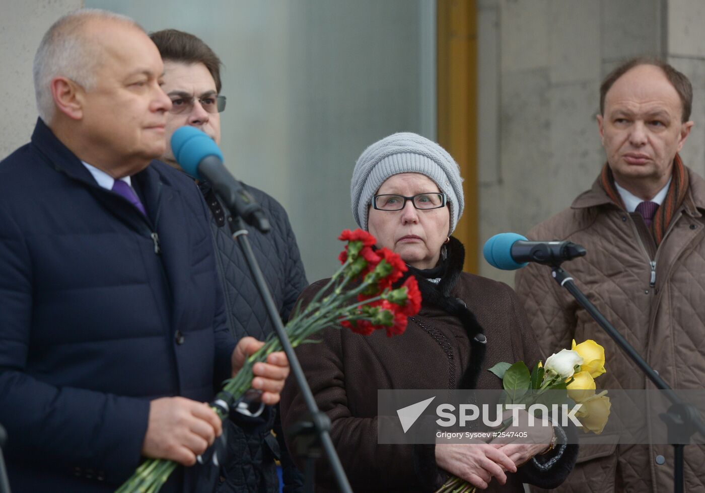 Memorial plaque for Andrei Stenin unveiled in Moscow