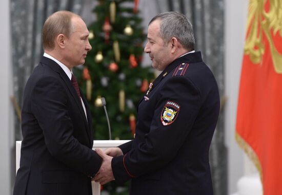 Vladimir Putin presents state awards in Kremlin