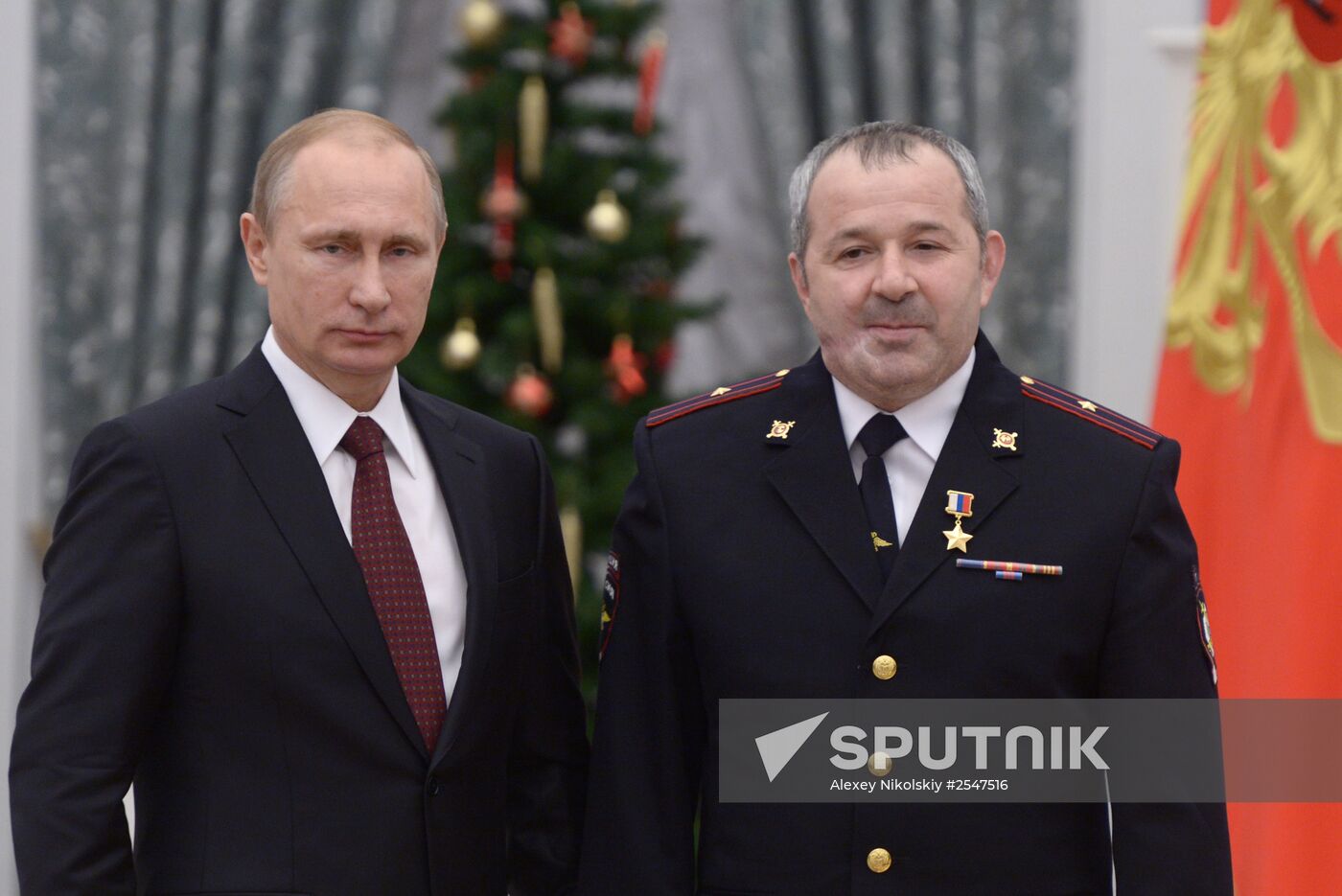 Vladimir Putin presents state awards in Kremlin
