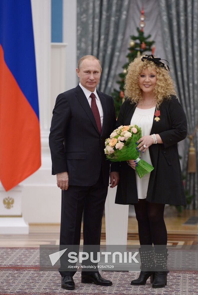 Vladimir Putin presents state awards in Kremlin