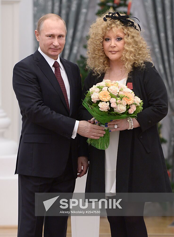 Vladimir Putin presents state awards in Kremlin
