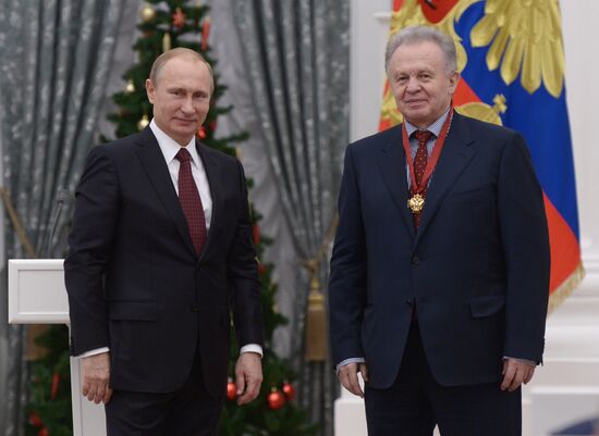 Vladimir Putin presents state awards in Kremlin