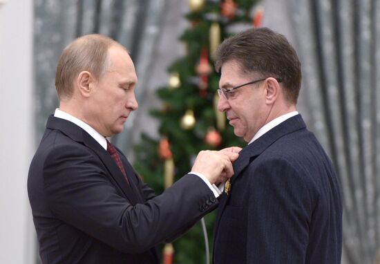 Vladimir Putin presents state awards in Kremlin