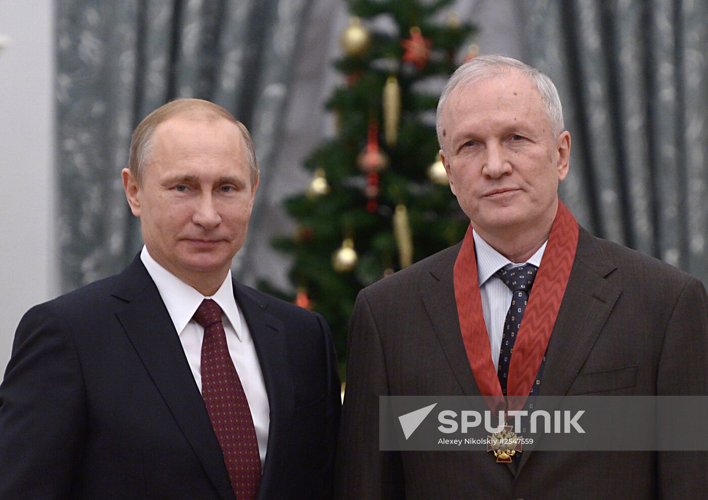 Vladimir Putin presents state awards in Kremlin