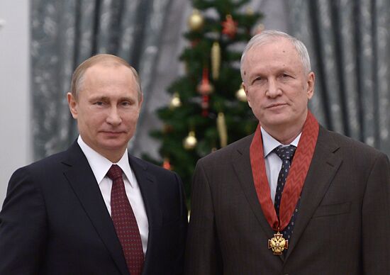 Vladimir Putin presents state awards in Kremlin