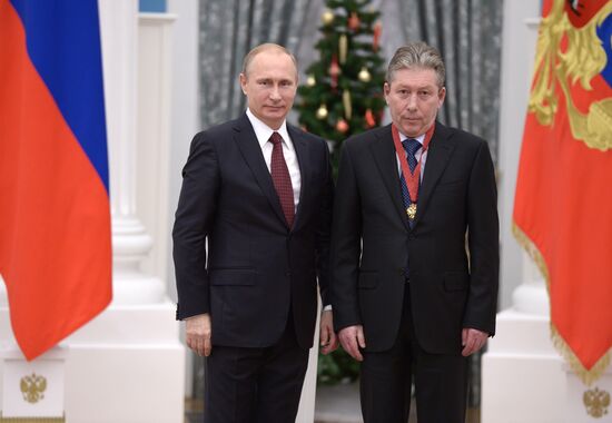 Vladimir Putin presents state awards in Kremlin