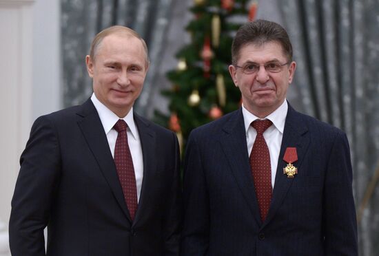 Vladimir Putin presents state awards in Kremlin
