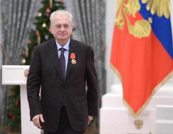 Vladimir Putin presents state awards in Kremlin