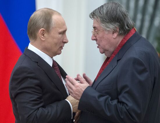 Vladimir Putin presents state awards in Kremlin