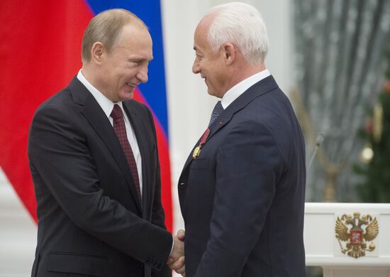 Vladimir Putin presents state awards in Kremlin