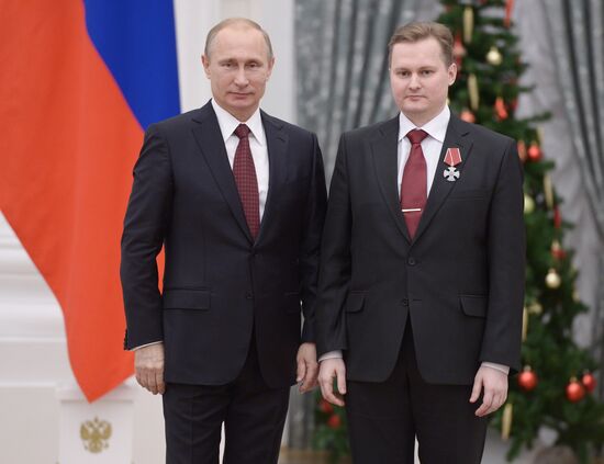 Vladimir Putin presents state awards in Kremlin