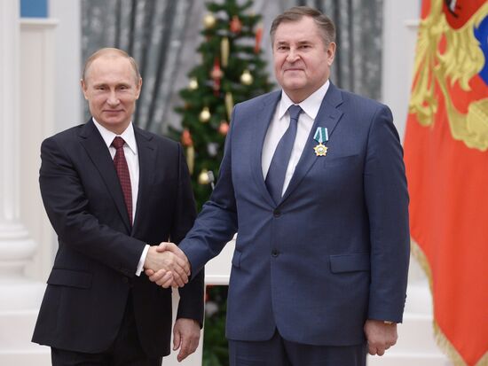 Vladimir Putin presents state awards in Kremlin