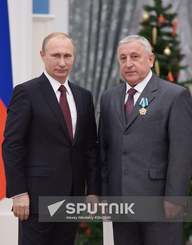 Vladimir Putin presents state awards in Kremlin