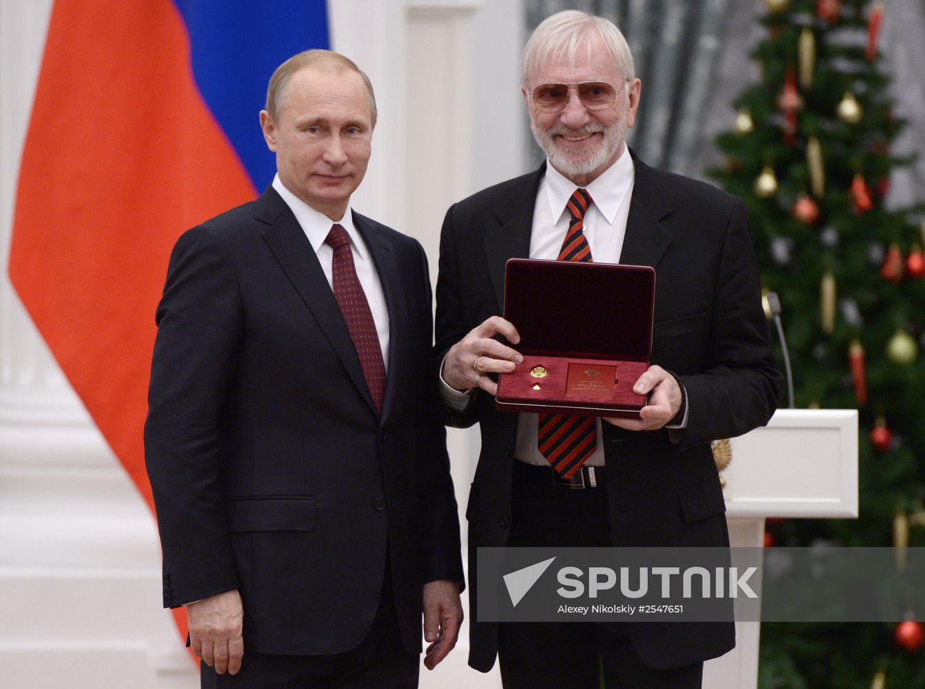 Vladimir Putin presents state awards in Kremlin