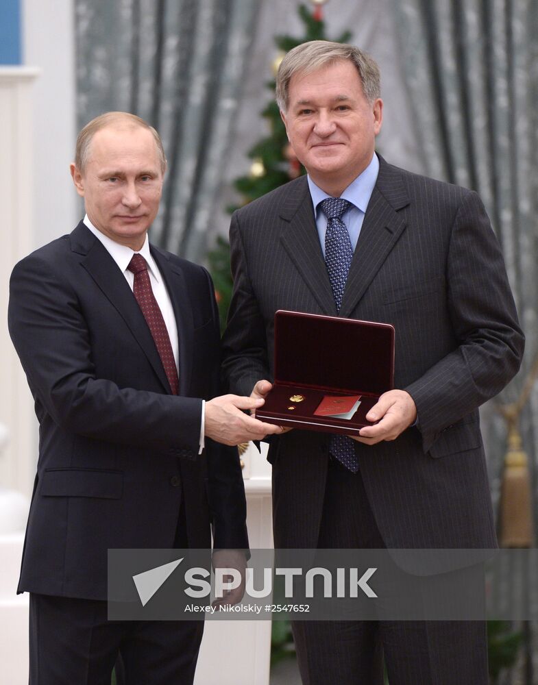 Vladimir Putin presents state awards in Kremlin
