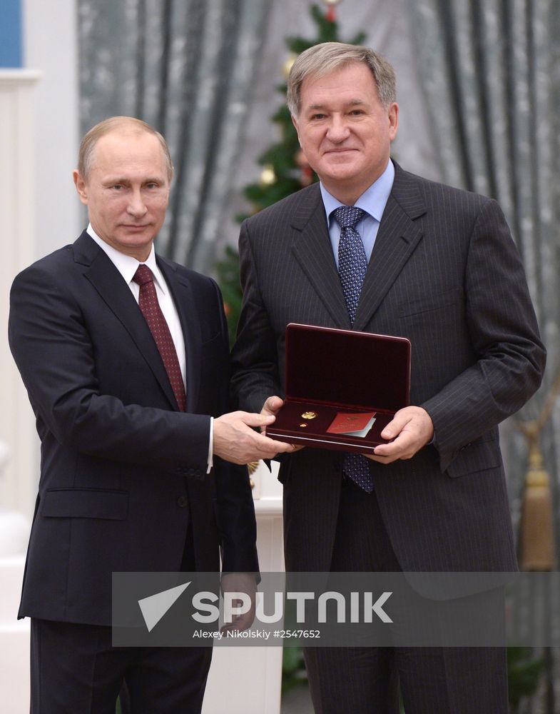 Vladimir Putin presents state awards in Kremlin