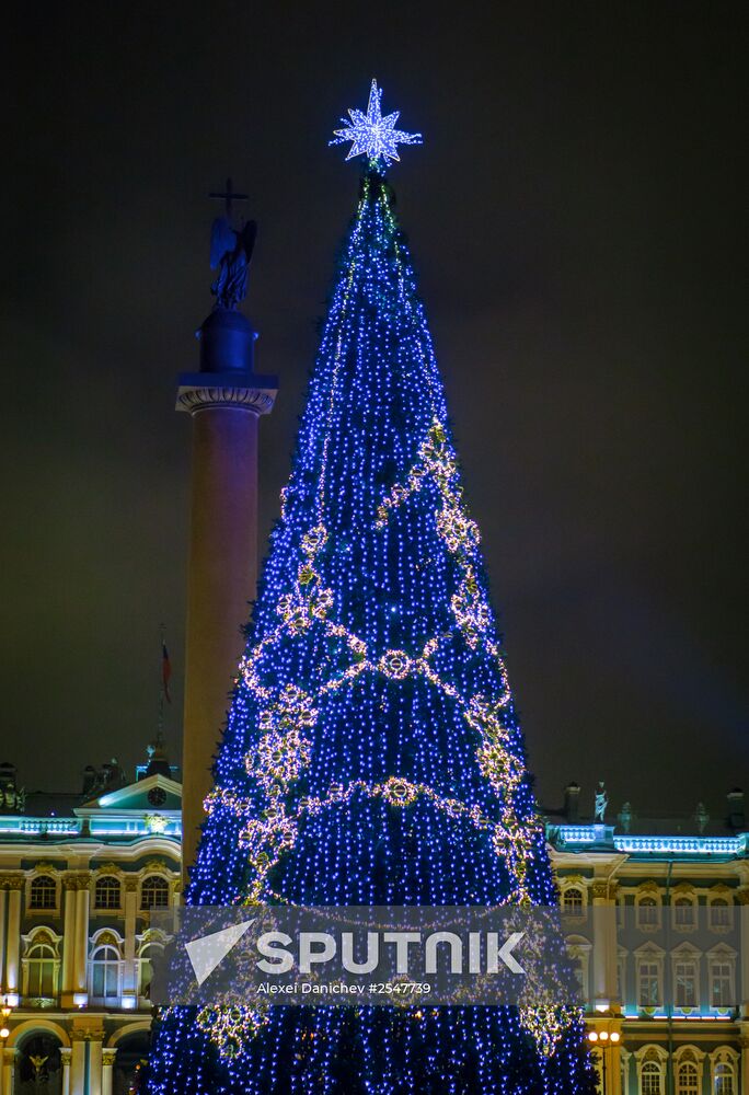 New Year decorations in St. Petersburg