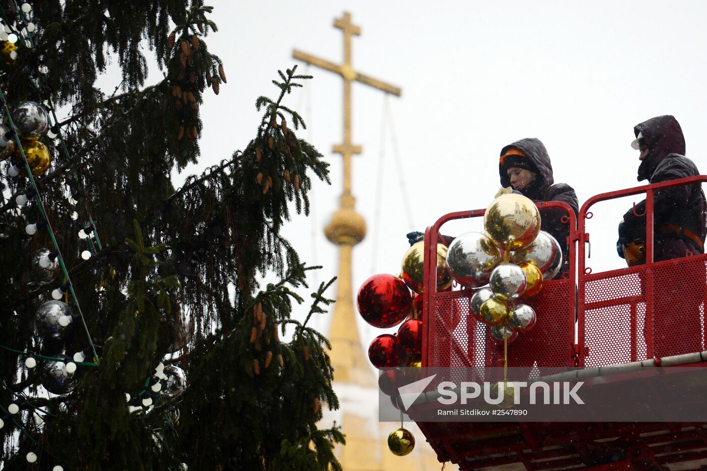 Christmas tree decoration in Moscow Kremlin's Cathedral Square
