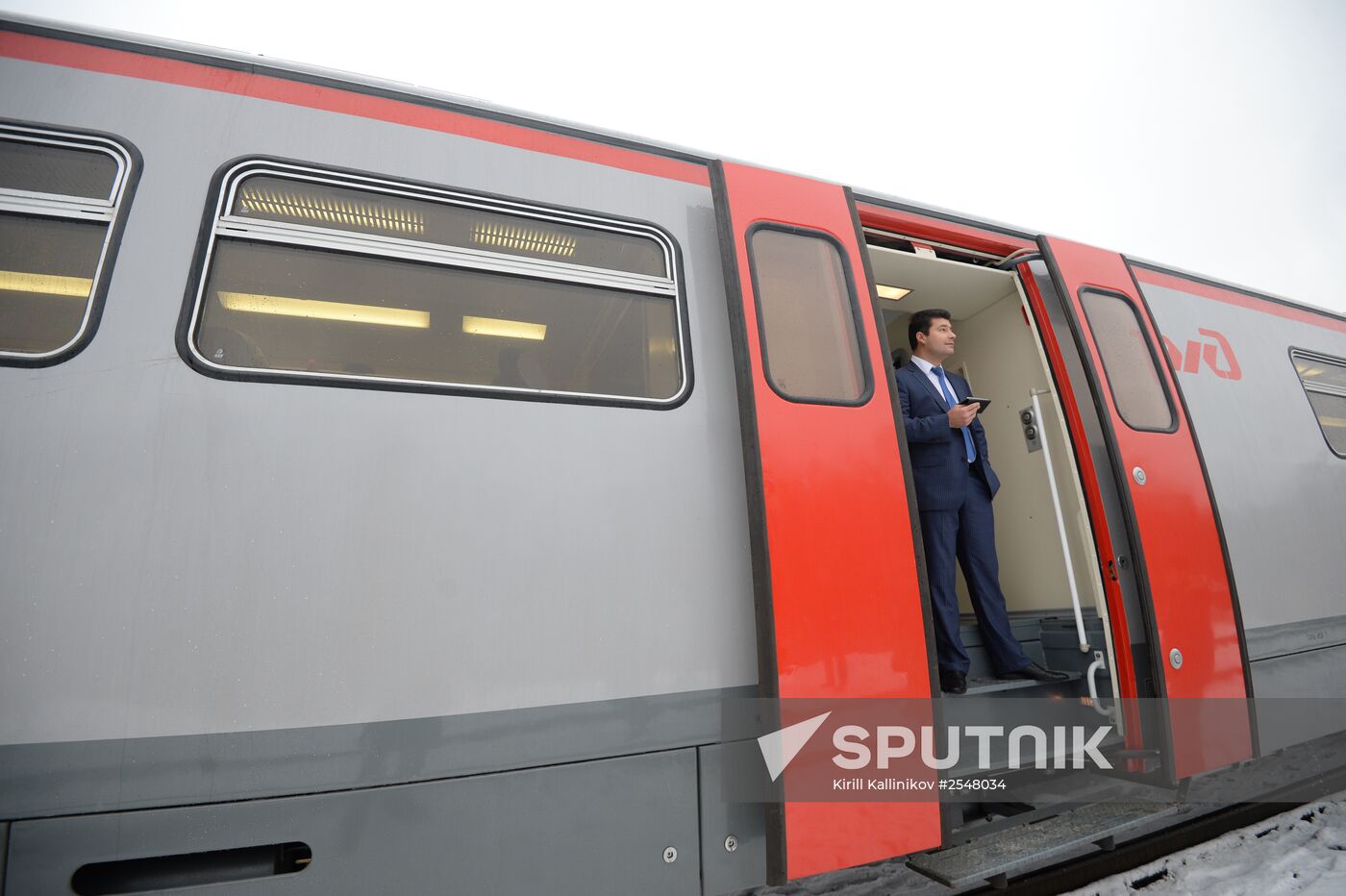 Reconstructing Moscow Railway's Small Ring