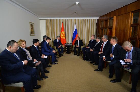 Vladimir Putin meets with Almazbek Atambayev