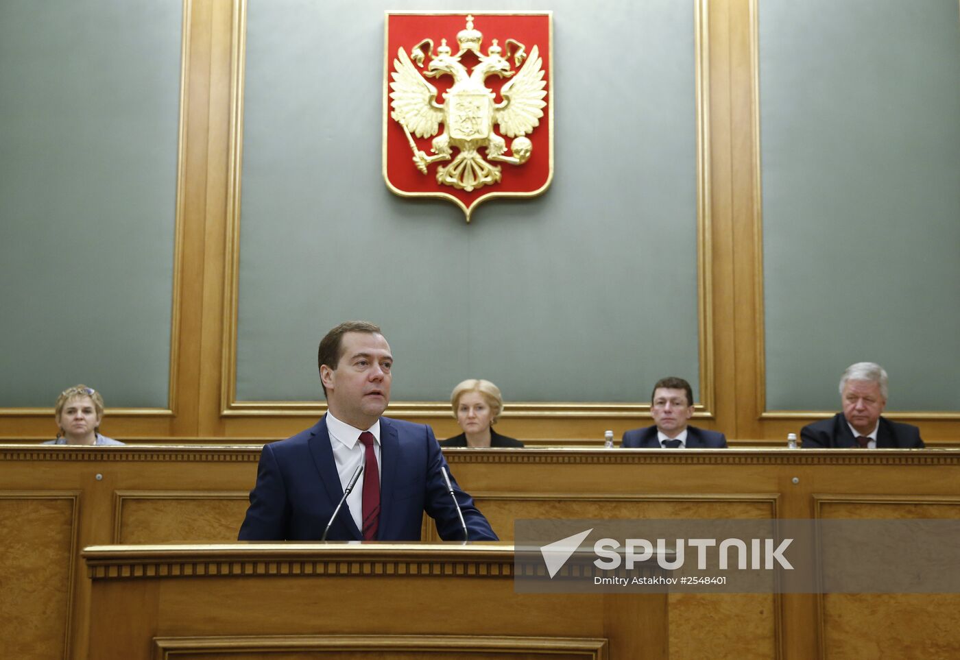 Dmitry Medvedev at Russian Trilateral Commission for Social and Labor Relations meeting