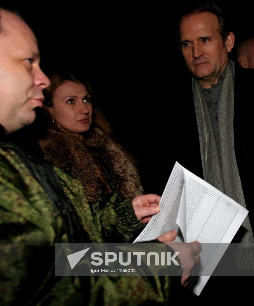 Prisoner exchange between people's militia and special forces in Donetsk suburb