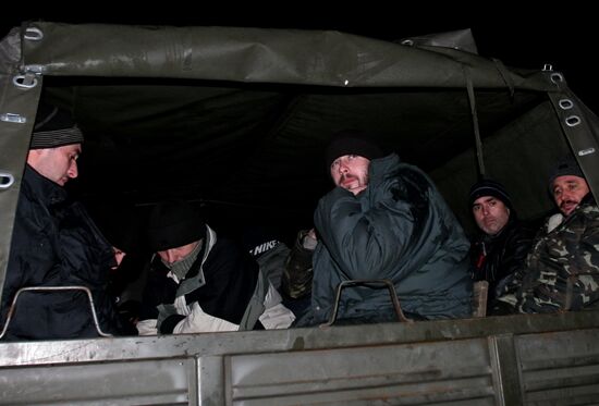 Prisoner exchange between people's militia and special forces in Donetsk suburb