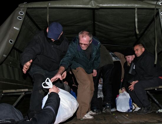 Prisoner exchange between people's militia and special forces in Donetsk suburb